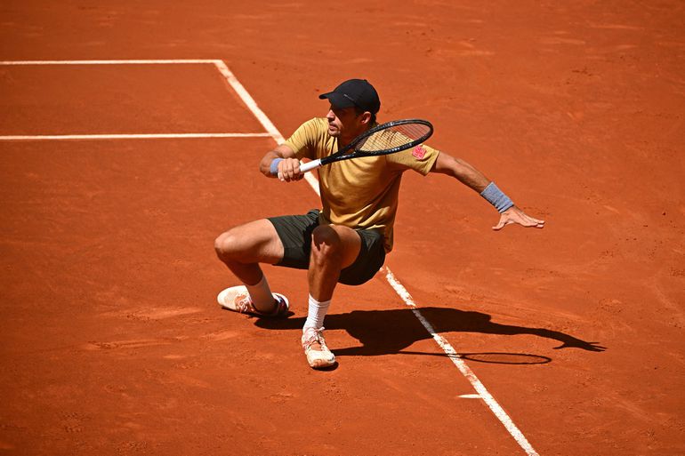 Lajović je pobedio Uga Karabelija sa 6-3, 6-1 i plasirao se u četvrtfinale Argentina Open-a