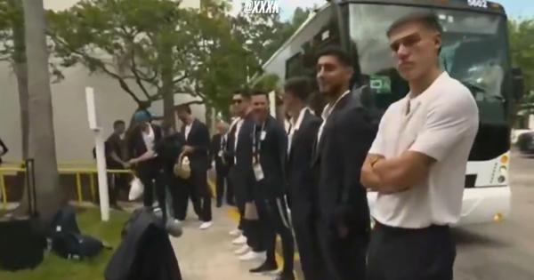 Psi morali da onjuše Urugvajce pred mundijalsku premijeru /VIDEO/