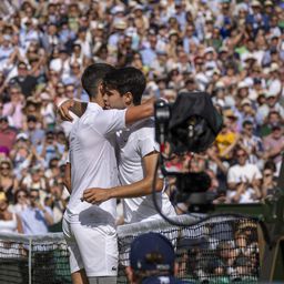 Englezi skinuli kapu Đokoviću: Novak je pokazao da je veliki i u porazu