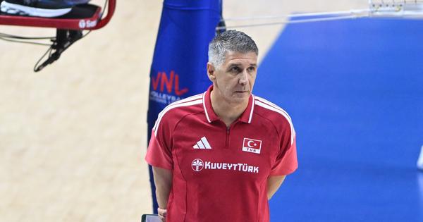 "Pevao sam i ja himnu, da se ne lažemo!" Boba Kovač o meču protiv svojih: Očekivao sam više od Srbije! /VIDEO/