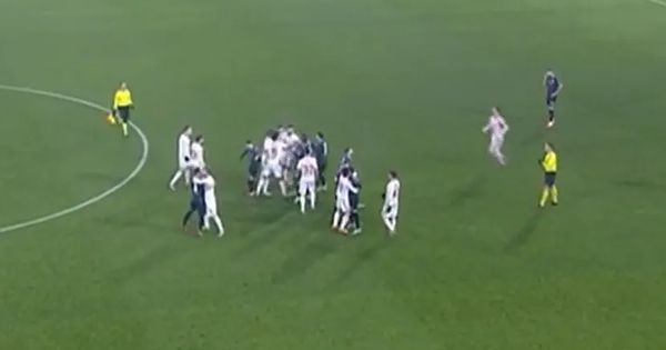 Varnice u Bačkoj Topoli! Umalo opšta tuča fudbalera Zvezde i TSC-a /VIDEO/