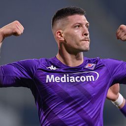 Luka Jović ponovo radi: Centaršut, trzaj i GOL – pa onda još jedan! /VIDEO/