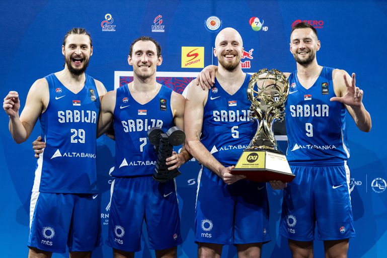 3x3 reprezentacija Srbije, dodela medalja i slavlje nakon zlata na FIBA Kupu šampiona