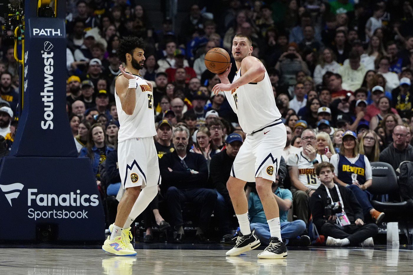 Džamal Marej i Nikola Jokić na utakmici NBA lige Denver Nagets - Vašington Vizards