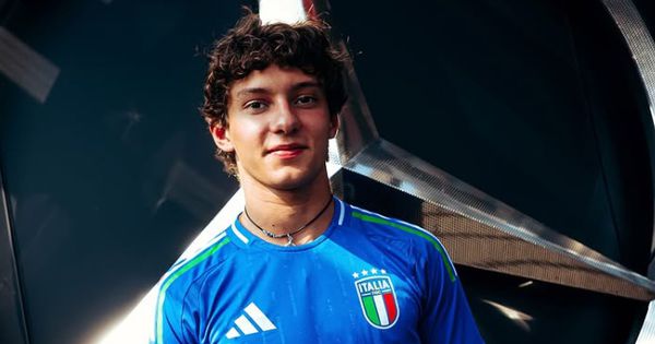 Svi u Formuli 1 postavljaju isto pitanje: Zašto se Andrea Antoneli, najbrži Italijan na svetu, zove – Kimi? Neobična priča o 19-godišnjaku iz Bolonje