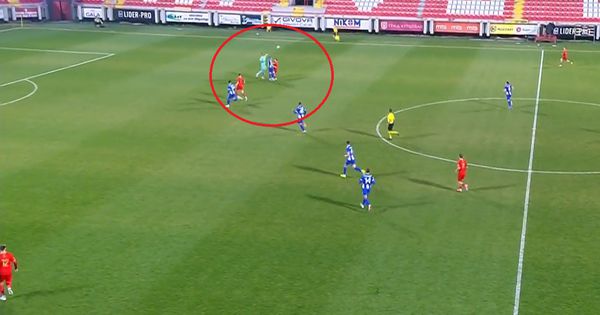 Čoveče, gde si krenuo? Nestvaran kiks golmana koštao OFK Beograd pobede! Fenjeraš otkinuo bodove Romantičarima /VIDEO/