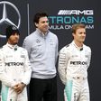 Haos u Mercedesu o kom se ćutalo! Luis Hamilton i Niko Rozberg zamalo ostali bez posla: Šef otkrio zašto je hteo da “najuri” najbolje vozače Formule 1