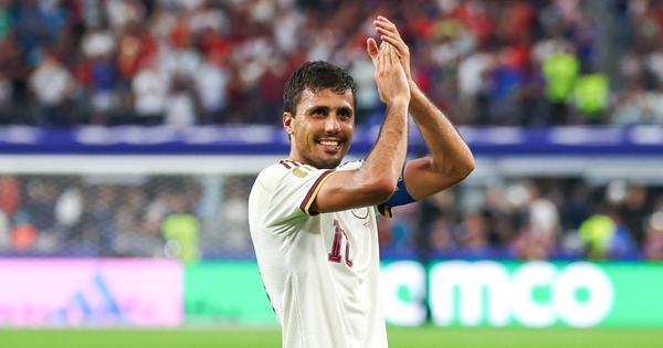 "Došao sam da pobedim, ali bez krvi neće moći!" Rodri poslao brutalnu poruku pred finale sa Mesijem, a u Španiji vanredno stanje!