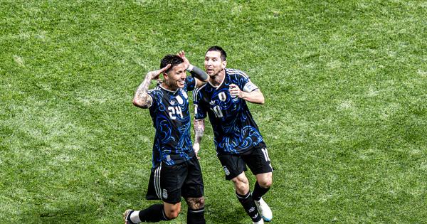 Nije pomoglo ni brisanje fotografije: Čelsi proslavio gol kojim je Enco Fernandes bacio Engleze na kolena, navijači londonskog kluba kipte od besa