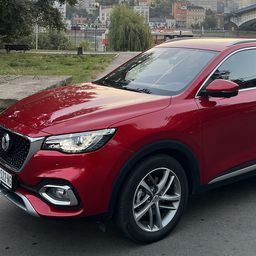 Vozili smo hibridni SUV sa dobro poznatim znakom: Luksuz na kineski način!