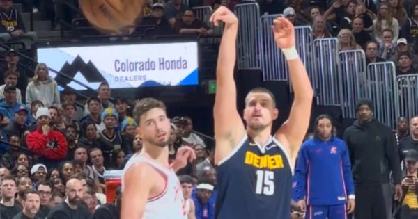 Reakcija Alperena Šenguna na važnu trojku Jokića sve govori /VIDEO/