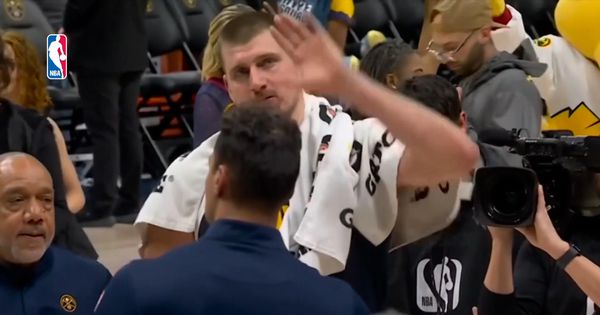 Jokić još jednom pomerio granice: Asistirao sam sebi, upisao tripl-dabl i srušio Hjuston!