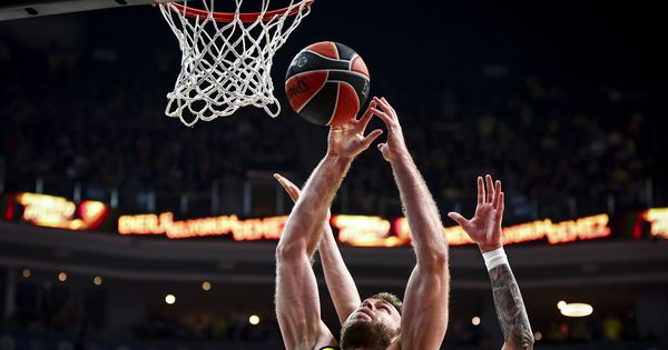 Gori Ulker arena: Ataman sa jedne, Jasikevičijus sa druge strane /GALERIJA/