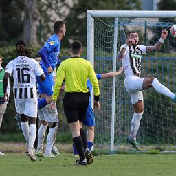 Hladan tuš za crno-bele na isteku poluvremena: Ovo je gol kojim je Bojić šokirao Partizan u Lučanima /VIDEO/