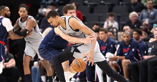 Sparsi „preživeli“ dramu i stigli do jubilarne 50. pobede, Bogdanović u nemilosti trenera /VIDEO/