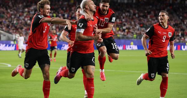 Arnautović heroj Austrije! Poništili mu pogodak, isprovocirao autogol, pa pogodio sa bele tačke! /VIDEO/