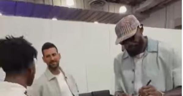 "Opet ćeš to da uradiš, zar ne"? Novak zatekao pitanjem najpoznatijeg Jutjubera /VIDEO/