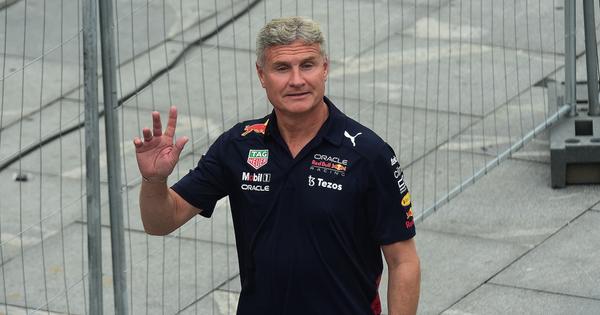 Kultard uhvaćen sa dve lepotice pred venčanje: Legendarni vozač Formule 1 slavio 13 sati, jedva se "dovukao" do hotela! /VIDEO/