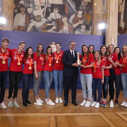 Vučić dočekao zlatne odbojkašice i najavio premije i nacionalni trening centar: Ovo je najbolji rezultat u istoriji srpskog sporta