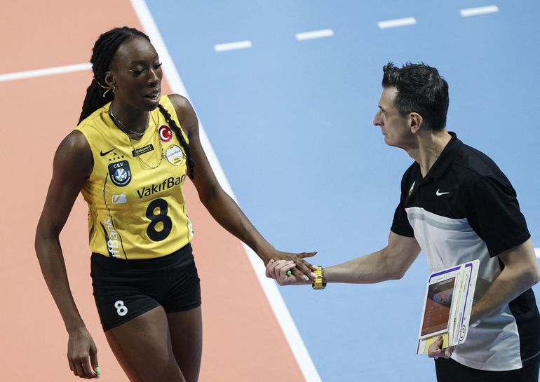 Egonu razbila Ezačibaši: Tijana Bošković nije mogla sama, Vakifbank zakazao finale sa Santarelijem