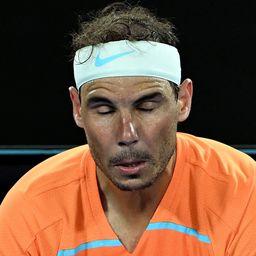 NADAL ISPAO! Rafa izbačen iz Melburna uz dve svađe sa Marijanom i povredu, supruga se slomila i plakala na tribinama /VIDEO/