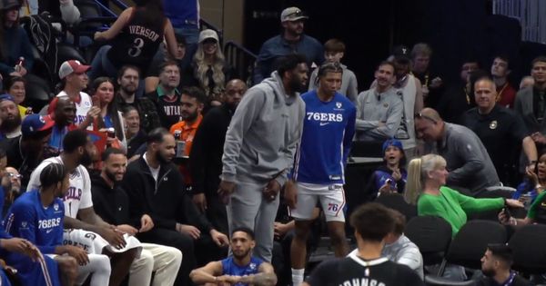 Embid “pobegao“ od Jokića do klupe, navijači ga brutalno prozivali, a onda je usledila scena sa Srbinom o kojoj priča Amerika! /VIDEO/