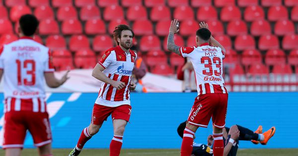 ZVEZDA – VOJVODINA Dominacija šampiona: Katai i Kostov pogađali, malerozni Arnautović i crveni za trenerovog sina! /VIDEO/