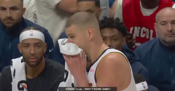 Tek je počelo, a Nikola već krvari: Edvards udario Jokića i izbacio ga iz igre /VIDEO/