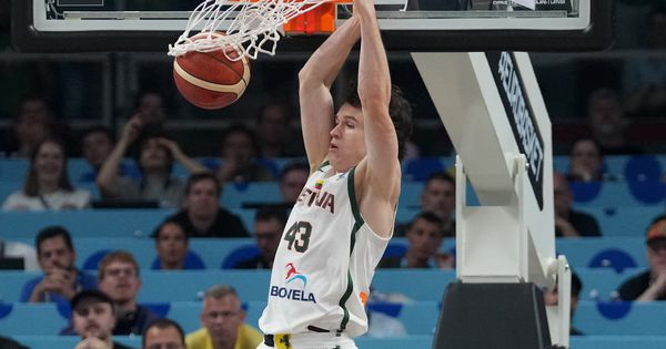 Za devet sekundi je režirao jedan od najvećih preokreta u istoriji košarke, sad ga zove Barselona! /VIDEO/