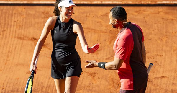 "Kraljice, vrati se na teren!" Ana Ivanović će ponovo igrati tenis i ljudi su oduševljeni!