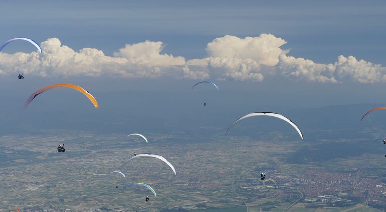 Niš postaje centar Evrope: Počinje prvenstvo u paraglajdingu! Stiže 130 najboljih pilota iz celog sveta, a takmičenje već nazivaju najjačim u istoriji