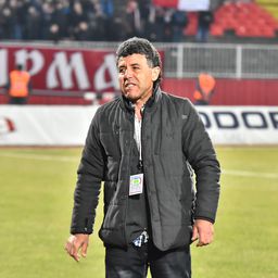 Pančevci rešili pitanje trenera: Maradona na klupi Železničara pokriva mlađeg kolegu bez licence