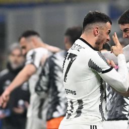 Juve "zakuvao" ionako burnu borbu za elitu iz Italije: Vlahović i Kostić naciljali novog šampiona, Roma stiže u Bergamo, a milanski velikani imaju zicer