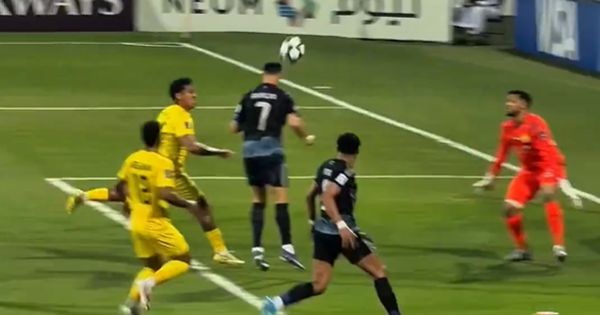 Ronaldo promašio nemoguće! Obrukao se sa pet metara, pa se u šoku uhvatio za glavu /VIDEO/