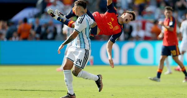 Fernandes pogubnim prekršajem pucao Argentincima u noge: Evo kako je Enco oborio Kubarsija u finalu Mundijala i zaradio isključenje /VIDEO/