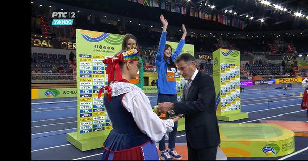 Kakav prizor: Angelina na pobedničkom postolju sa srebrom oko vrata /GALERIJA/