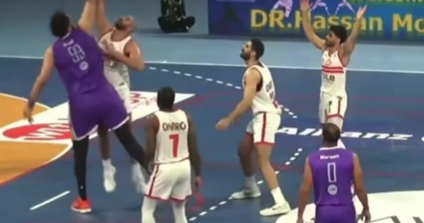 U Egiptu igra novi Boban Marjanović: Zakucava bez skoka, pored njega svi deluju kao deca! /VIDEO/