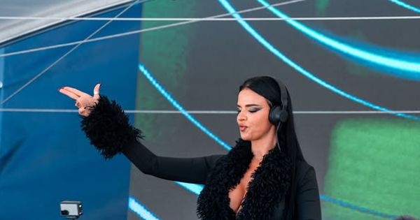 Najpoznatija hrvatska navijačica pozirala u bikiniju... na snegu! /FOTO/