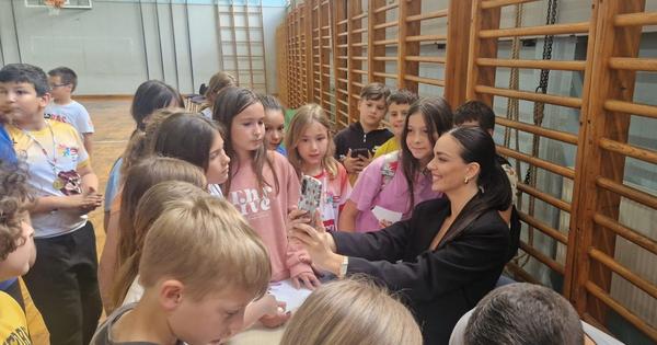 “Kako se postaje šampion”: Tijana Bogdanović i Davor Štefanek oduševili školarce u Čačku i Bukovcu, podeljena i sportska oprema