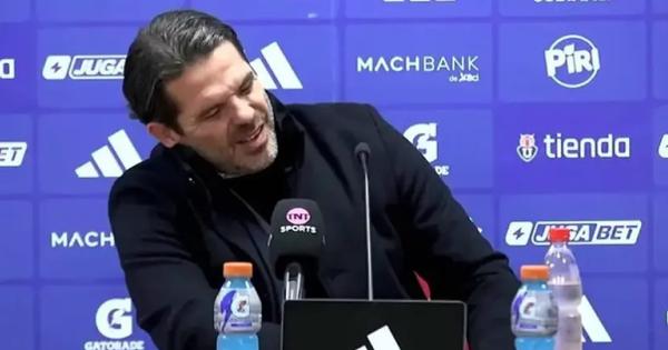 Trener doživeo infarkt na konferenciji: Snimljen trenutak kada je pozlilo bivšem asu Reala