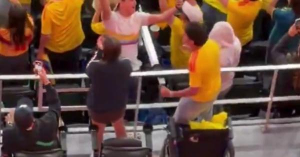 Kolumbijsko čudo: Navijači ustali iz invalidskih kolica zbog gola! /VIDEO/