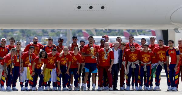 Šampioni sveta stigli u domovinu: Sve je spremno za spektakl na ulicama Madrida /VIDEO, FOTO/