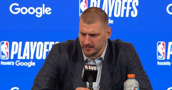 Jokić na srpskom otkrio problem Denvera, a na engleskom je prećutao /VIDEO/