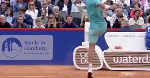 Đoković bi za ovo bio diskvalifikovan: Veliki teniski skandal! Nemac divljao na terenu, rival tražio da ga izbace s turnira /VIDEO/