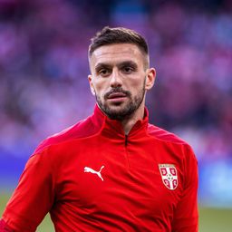 TADIĆ PONOVO ŠOKIRAO Odbio da nosi traku u duginim bojama na Mundijalu posle odbijanja ukrajinske zastave