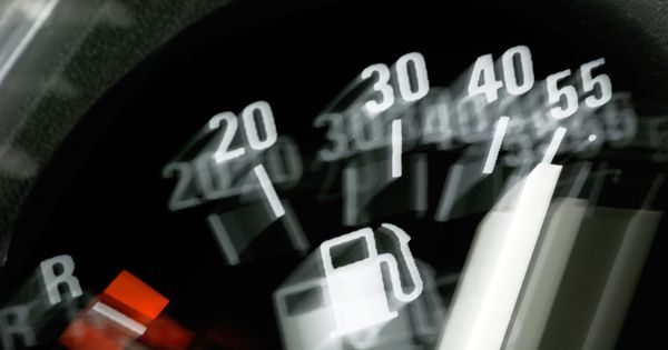 Cene goriva rastu, ali postoje jednostavni načini da smanjite potrošnju. Donosimo top 5 praktičnih saveta koji mogu odmah da vam uštede novac