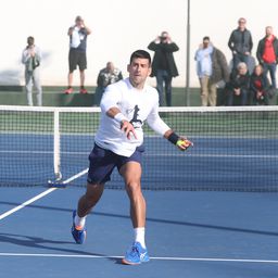 Novakov šou u Beogradu: Sa teniskom lopticom na treningu igrao TRI SPORTA, a nijedan nije tenis! /FOTO/