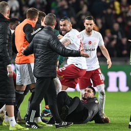 Potpuni haos u Češkoj: Opšta tuča igrača posle meča Sparte i Galatasaraja! /VIDEO/