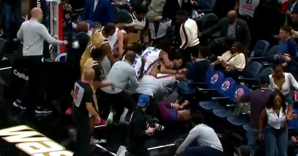 Opšta tuča u meču Vašingtona i Oklahome, povređen fotoreporter, četvorica košarkaša isključena /VIDEO/