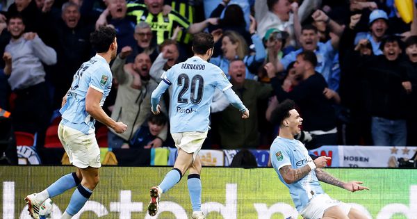 Mančester siti osvojio Liga kup! O'Rajli bacio Tobdžije na kolena za četiri minuta, a Arsenal će proklinjati okvir gola /VIDEO/